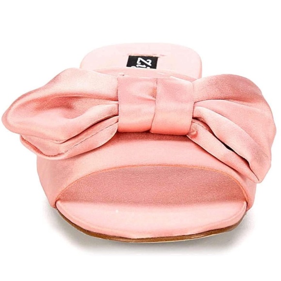 NWT pink satin flats light pink bow knot Zigi Soho - Picture 14 of 16